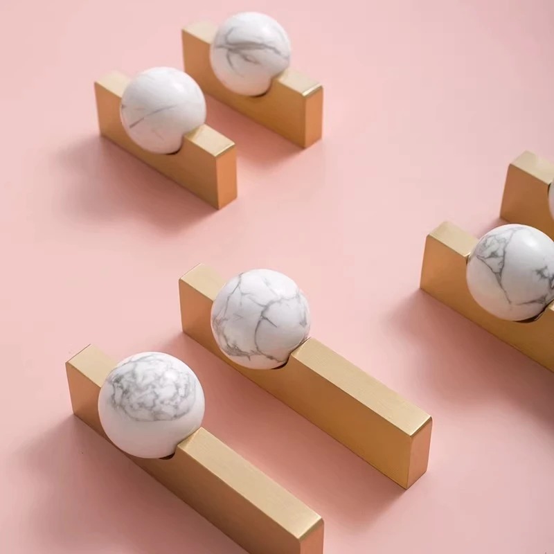 White Crystal Ball+Brass Furni - Furniture Hardware Drop Pulls 评论和价格